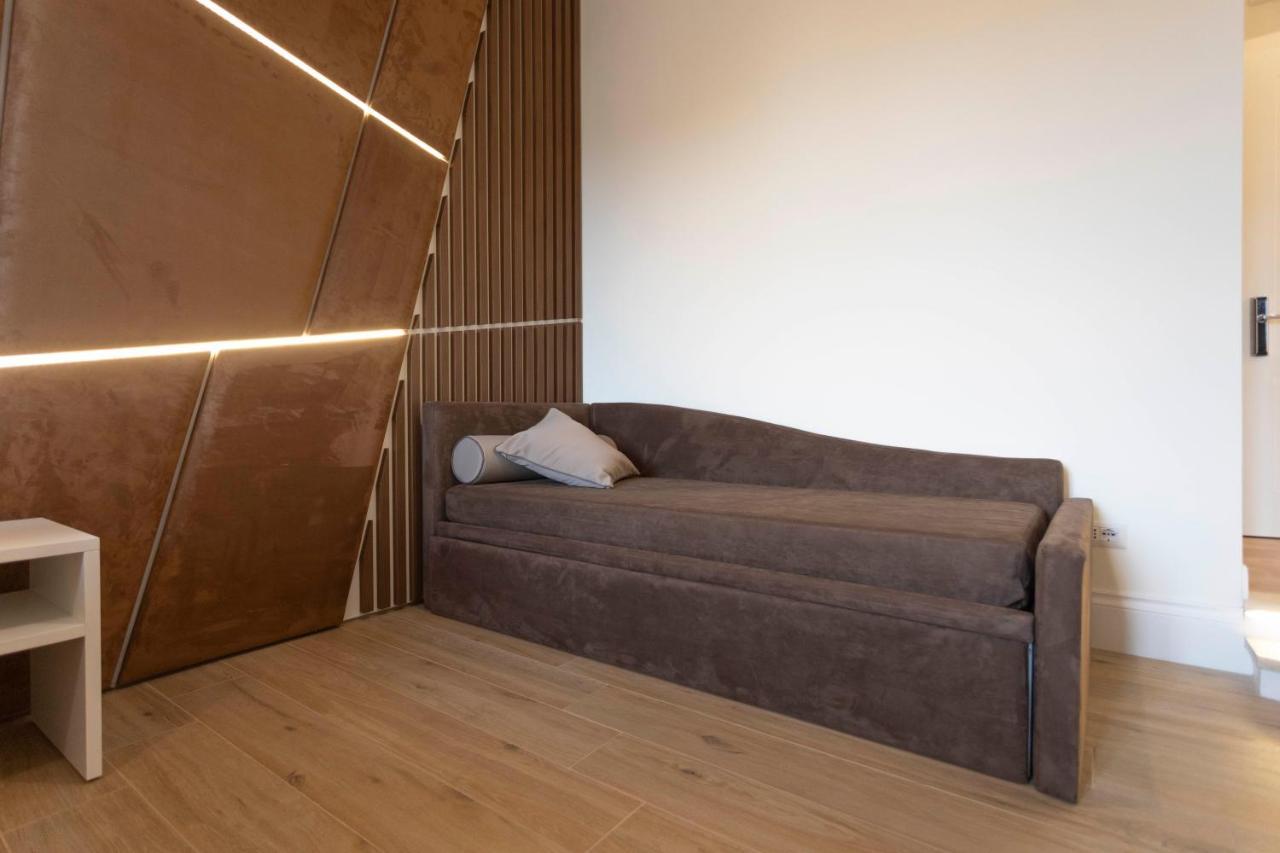 Flat 285 La Rom